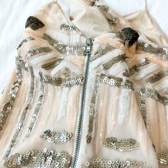 NWOT Saylor Talia Revolve Sequin Geometric Mini Dress XS Nude Sparkle Party - Picture 7 of 7